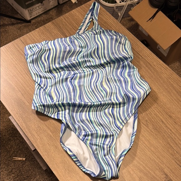 Victoria’s Secret swim suit women’s large  NWOT Swimwear summer one shoulder - Picture 1 of 6